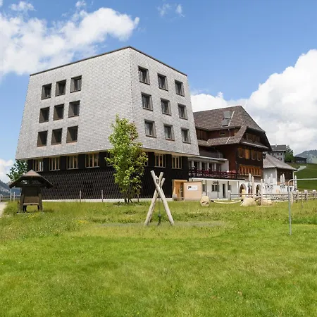 Bergwelten Salwideli Sorenberg Exterior photo